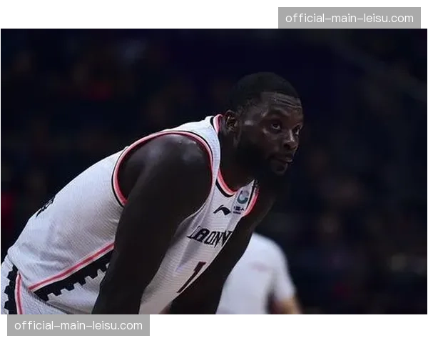 凤凰城水星老将戴安娜-陶乐西因小腿拉伤，将缺席部分季前训练