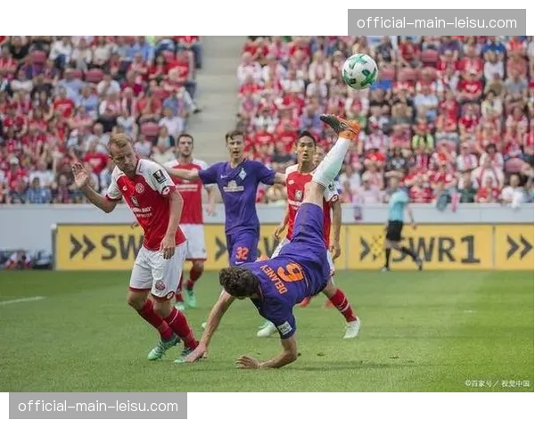 佛罗伦萨前锋卡布拉尔训练中脚踝扭伤，预计休战四周