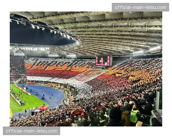 伯纳乌南看台巨型TIFO致敬欧冠传奇迪斯蒂法诺